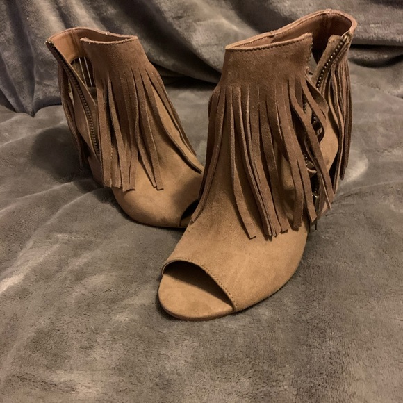 Tan booties with fringe - Picture 2 of 5